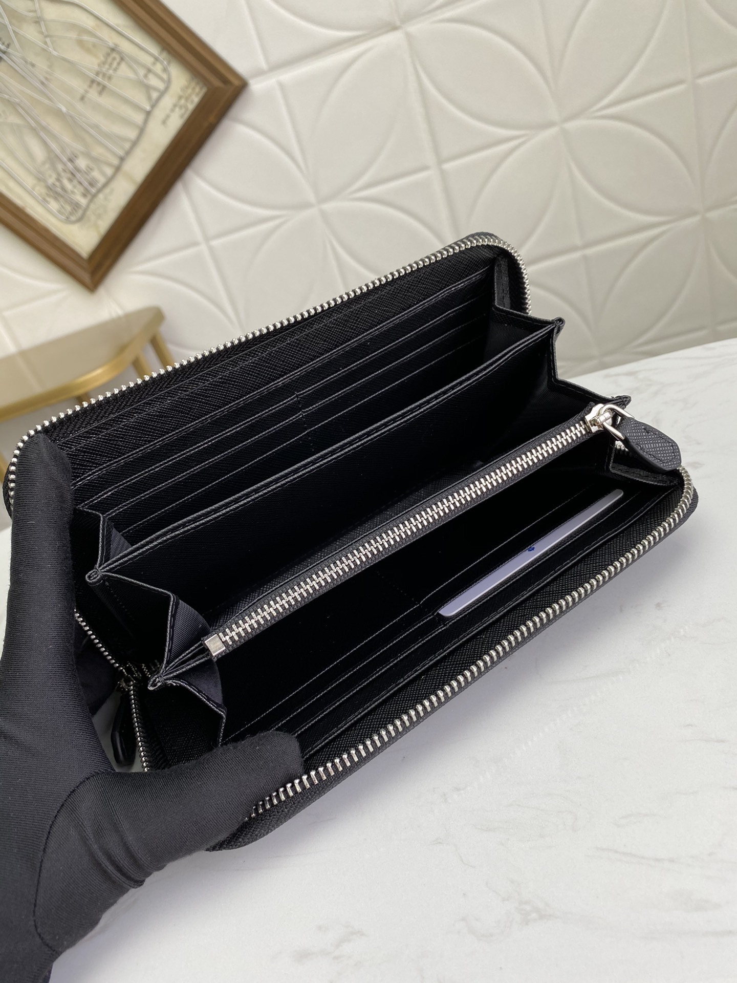 プラダ「PRADA」サフィアーノレザー 財布