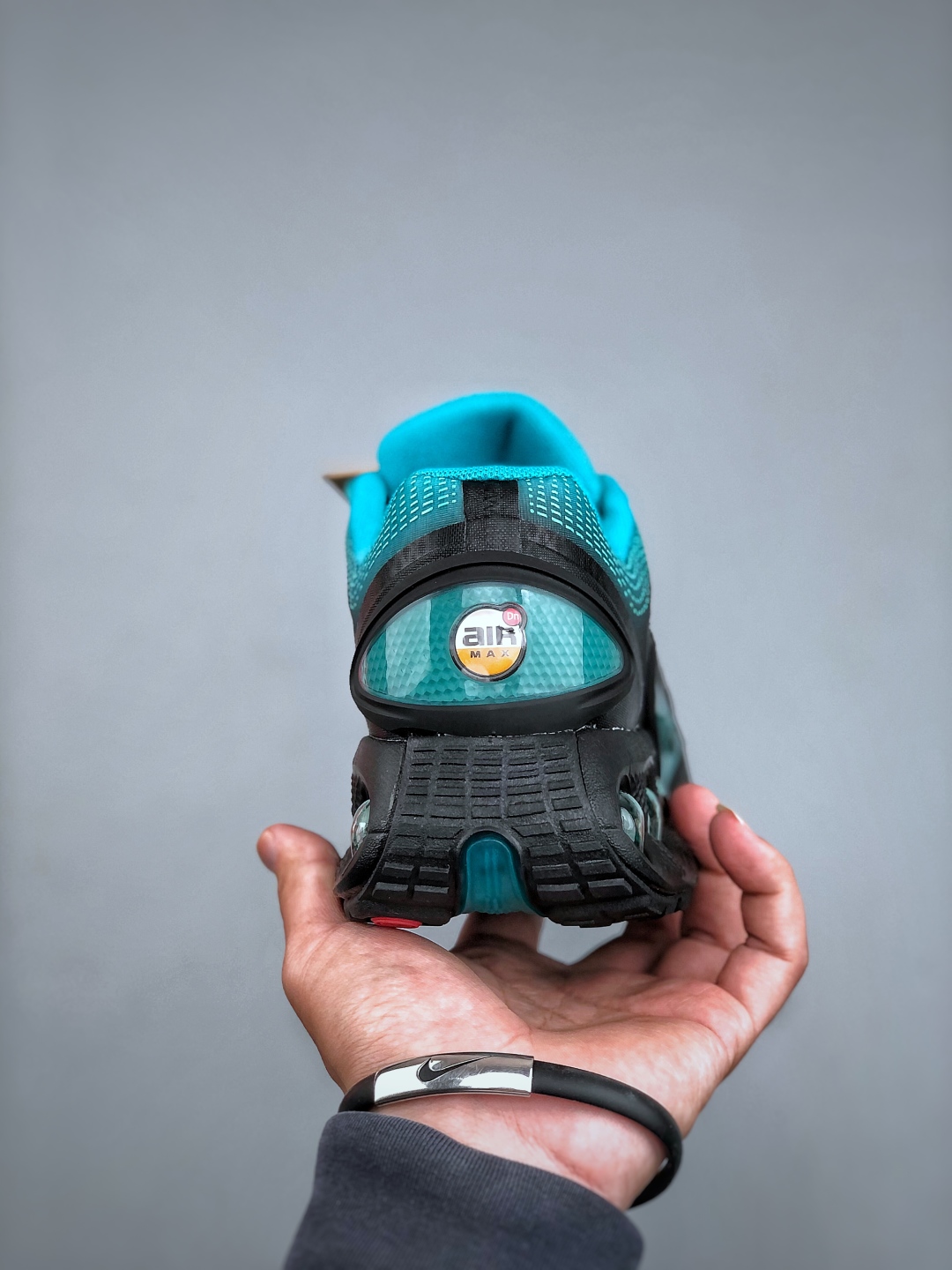 ナイキ「Nike」Air Max DN8 フルレングス エアクッション ランニングシューズ