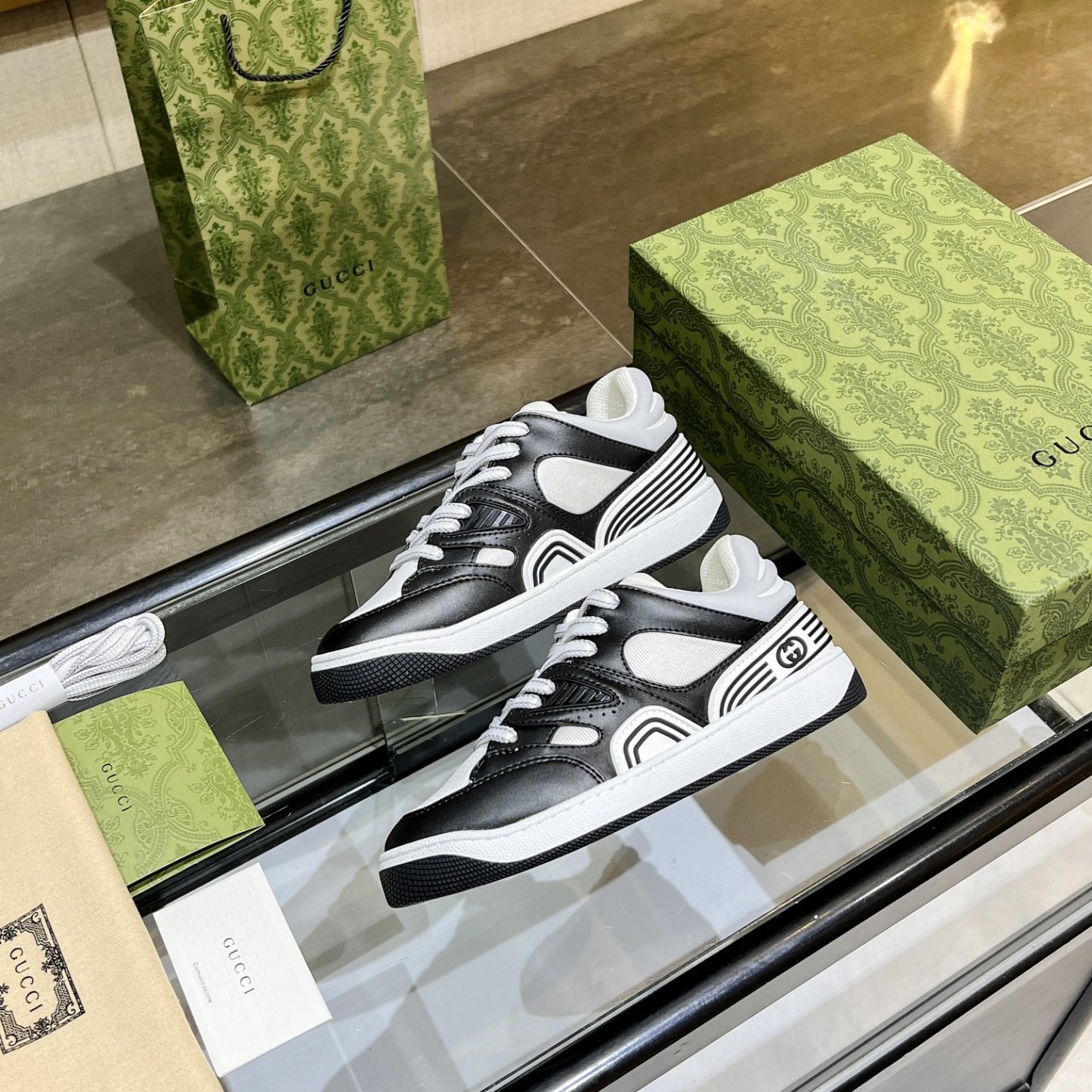 グッチ「Gucci」RE-WEB ローカットスニーカー