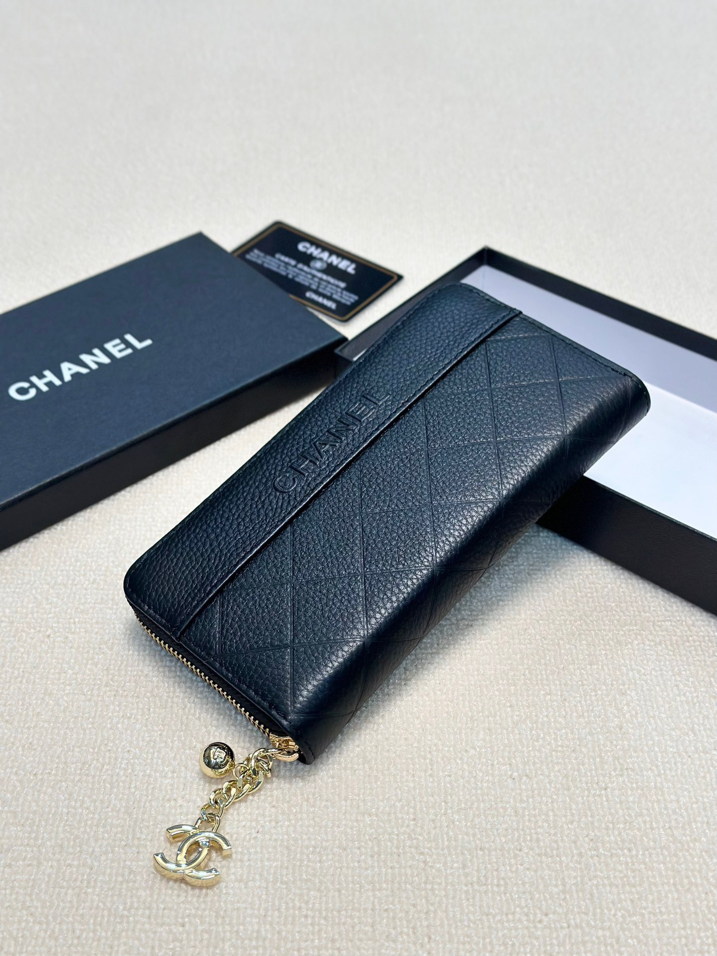 シャネル「Chanel」ロング ジップ ウォレット