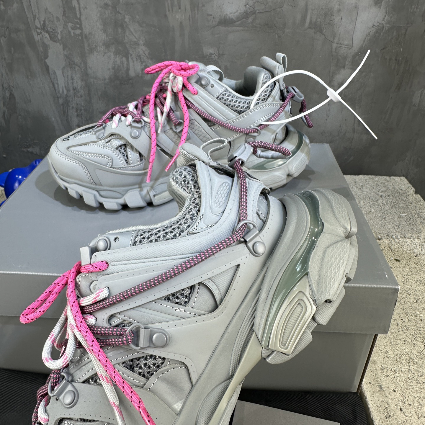 バレンシアガ「Balenciaga」 Sneaker Tess 3.0 Outdoorコンセプトスニーカー
