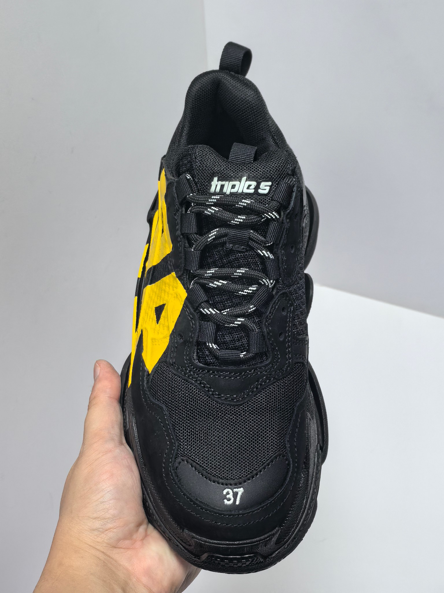 バレンシアガ「Balenciaga」Triple S Letter Graffiti 1.0 Sneakers-ISETAN PRESTIGE CURATED