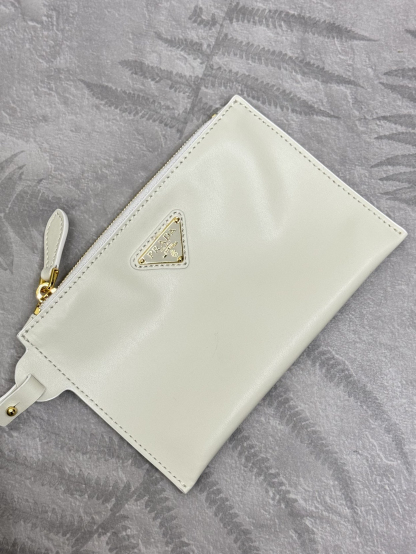 プラダ「Prada」ジオメトリックパンチトートバッグ