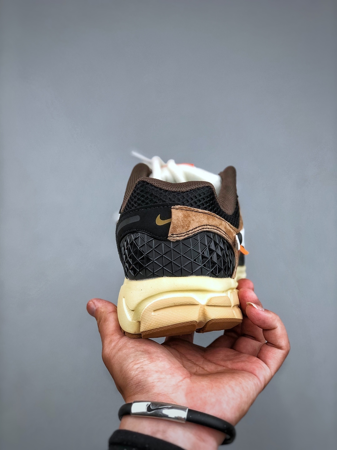 ナイキ「Nike」Zoom Vomero 5 SP メンズランニングシューズ