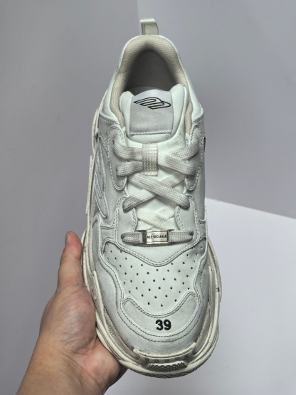 バレンシアガ「Balenciaga」Triple S 1.0 スニーカー