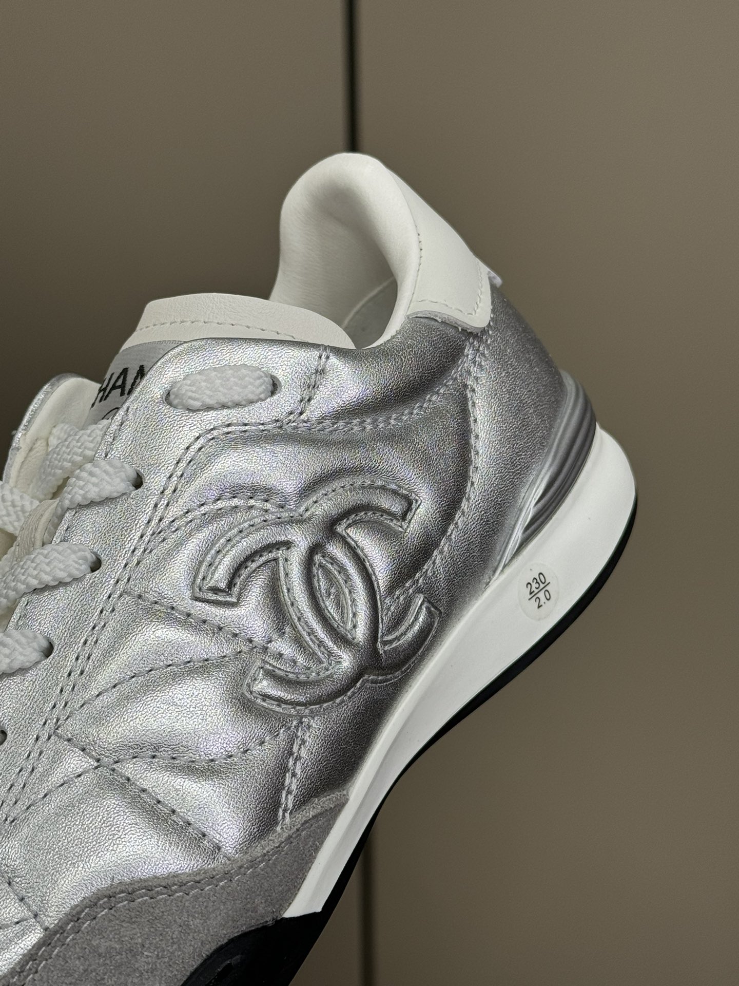 シャネル「Chanel」24B サードジェネレーション スニーカー