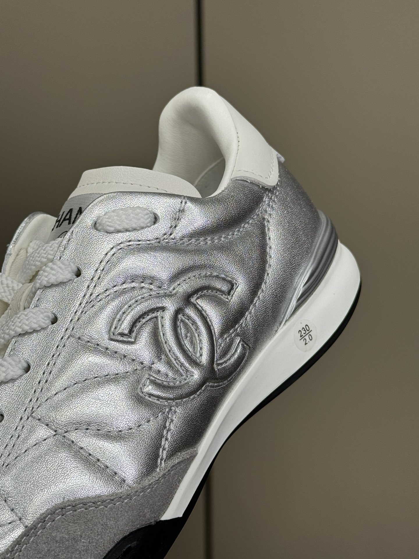 シャネル「Chanel」24B サードジェネレーション スニーカー