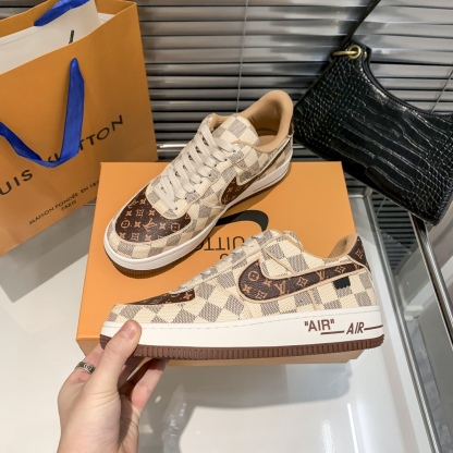 「コラボモデル」Louis Vuitton x Nike Air Force 1 Low スニーカー