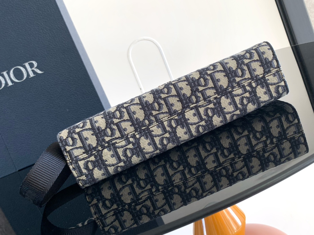 ディオール「Dior」オブリック モチーフ ポーチ