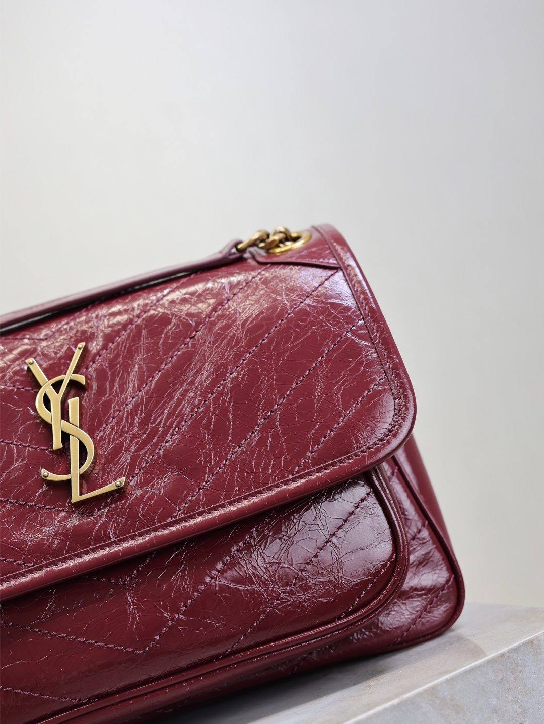 2026サンローラン「Saint Laurent NIKI ミディアム ヴィンテージレザー ハンドバッグ