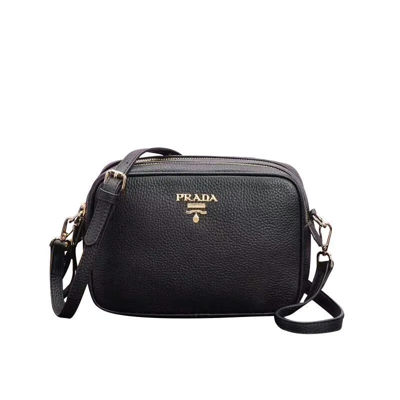 プラダ「Prada」ナイロン クロスボディバッグ