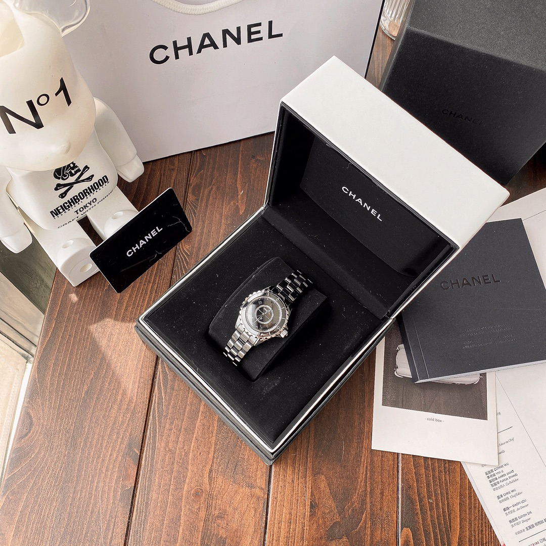 シャネル「Chanel」J12 キャリバー 33MM