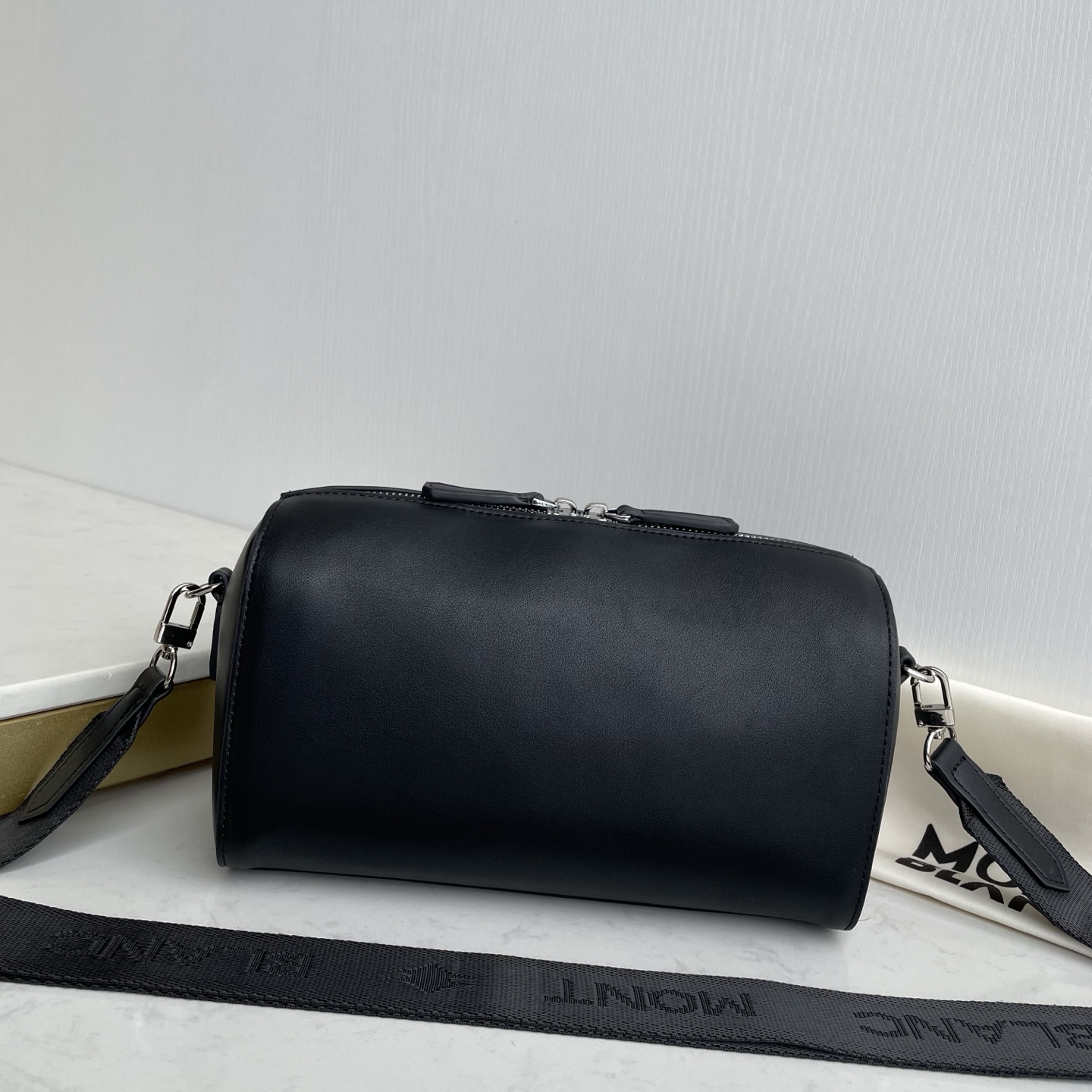 モンブラン 「Montblanc」モンブラン ソフトシリーズ 142 ミニポストバッグ MB198741 / クロスボディバッグ