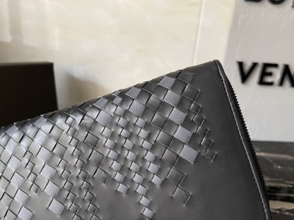 ボッテガ・ヴェネタ「Bottega Veneta」メンズ ザッパー ロング ウォレット