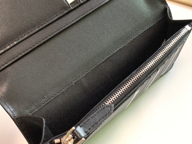 バーバリー「Burberry」London チェック 二つ折り財布