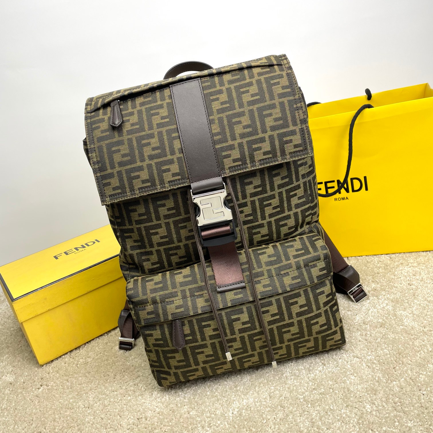 フェンディ「Fendi」クラシック FF モチーフ 7V2066 バックパック-ISETAN PRESTIGE CURATED