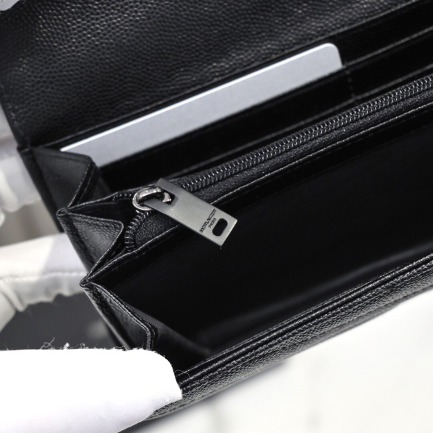 サンローラン「Saint Laurent」カサンドラ マトラッセ ラージ フラップウォレット
