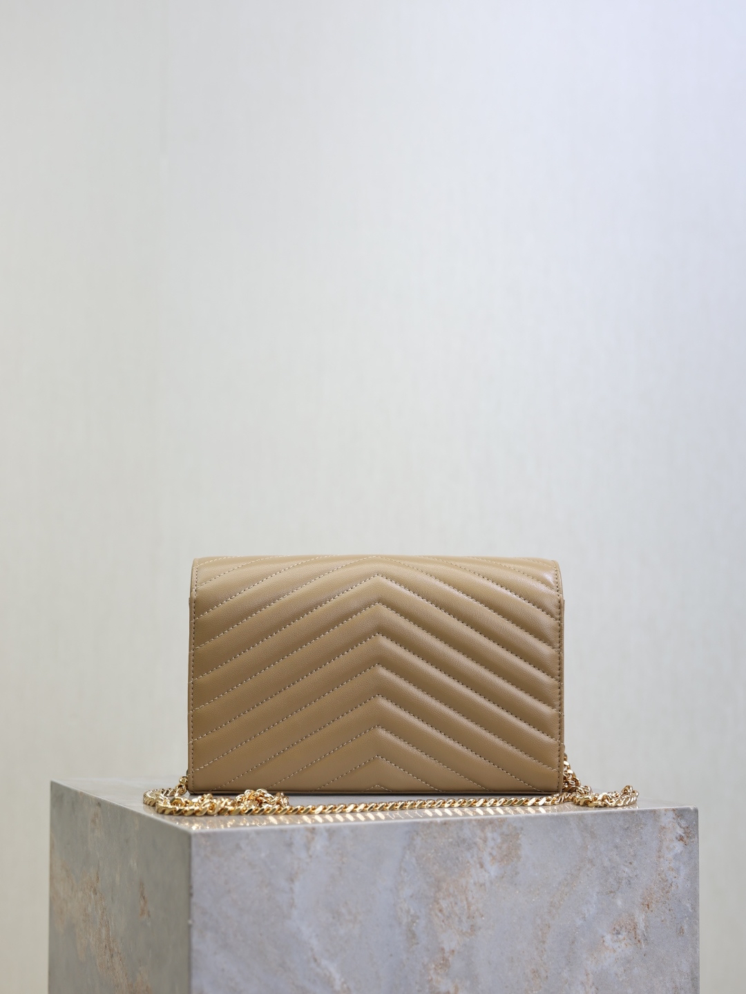 2026サンローラン「SAINT LAURENT MONOGRAMME アンベロープ チェーンウォレット