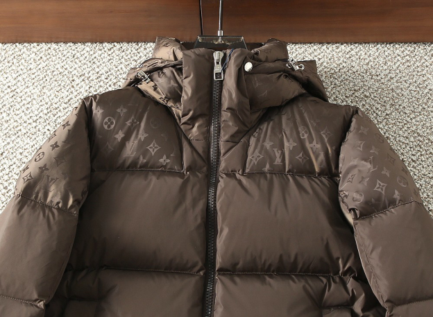 ルイ・ヴィトン「Louis Vuitton」秋冬コレクション ダウンジャケット