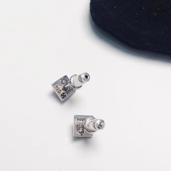 クロムハーツ「Chrome Hearts」クロムハーツ スクエアクロスピアス S925 ユニセックス ピアス