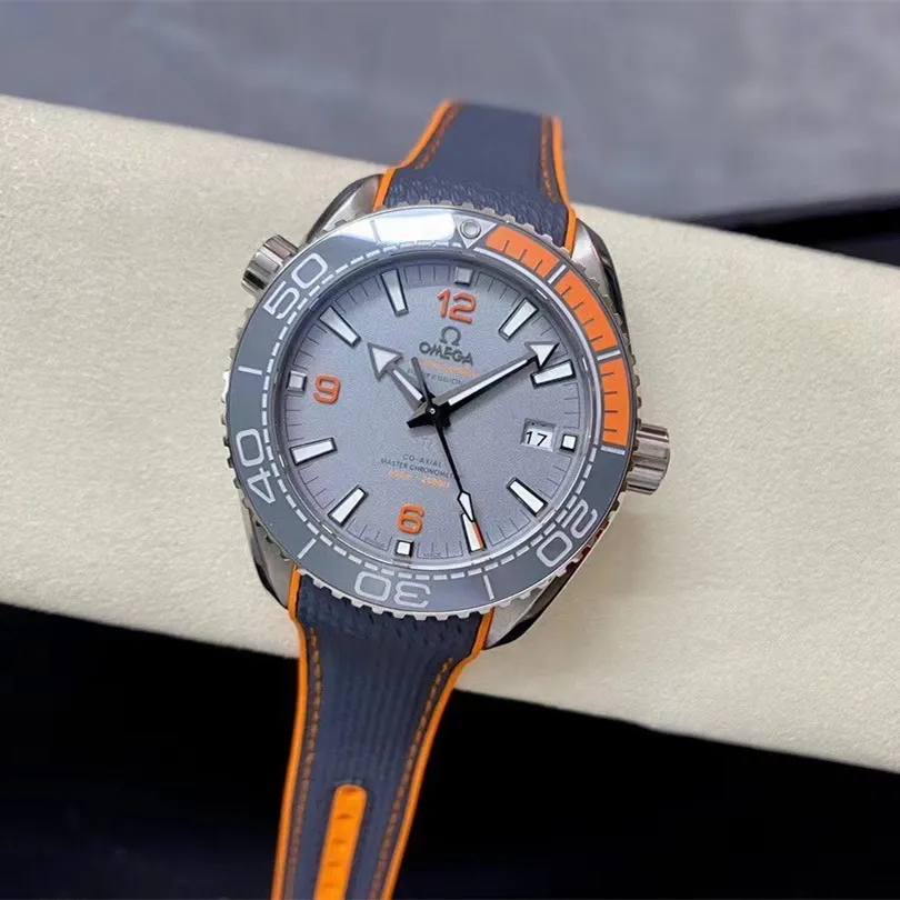 オメガ「Omega」Seamaster Planet Ocean Co-Axial Master Chronometer 44MM