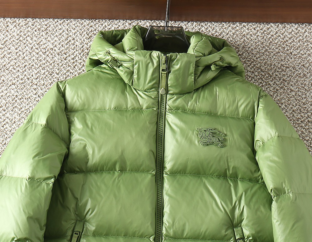 バーバリー「Burberry」秋冬 クイルティッドダウンジャケット