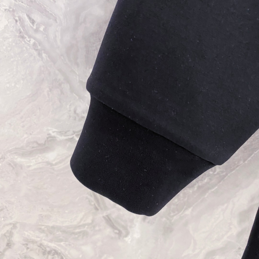 ルイ・ヴィトン「Louis Vuitton」スウェットシャツ