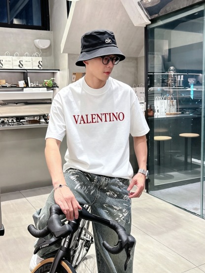 ヴァレンティノ「Valentino」ロゴプリントTシャツ / ショートスリーブ クルーネック