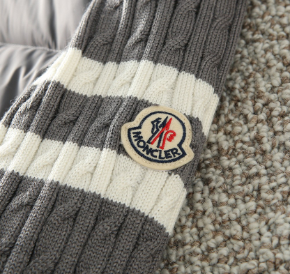 モンクレール「Moncler」秋冬 ニット調ダウンジャケット