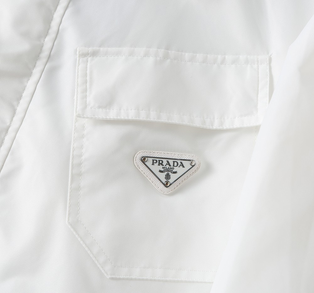 プラダ「Prada」秋冬 フード付きアウター