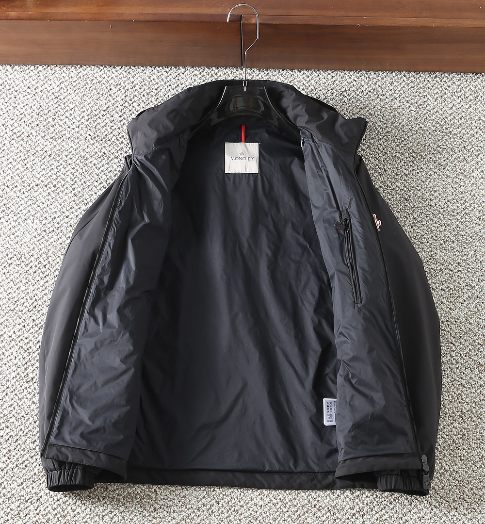 モンクレール「Moncler」秋のフード付きジャケット