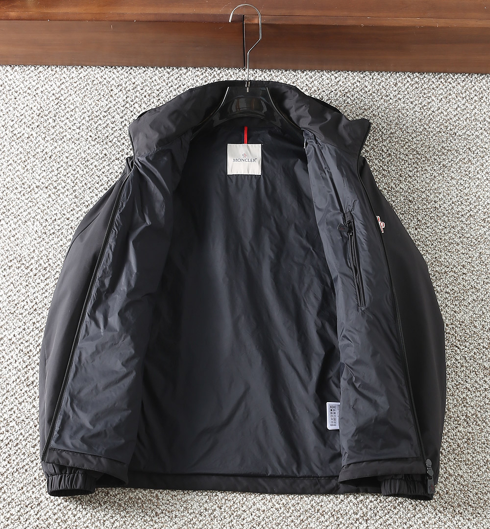 モンクレール「Moncler」秋のフード付きジャケット