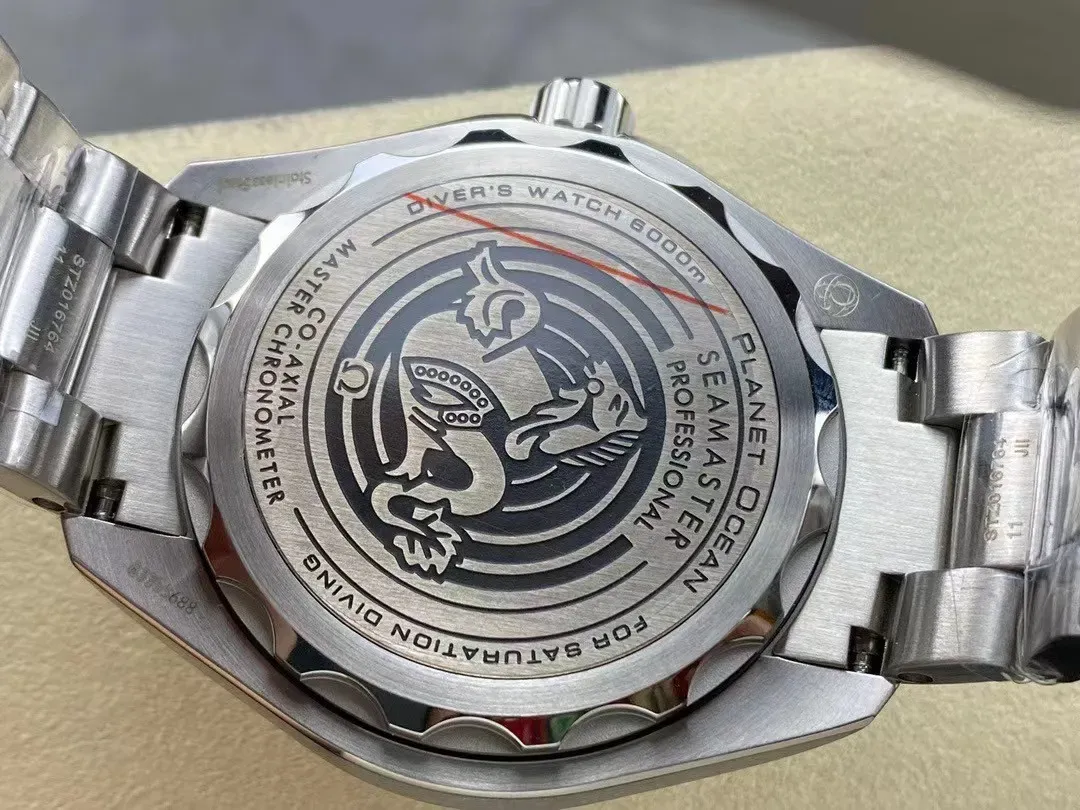 オメガ「Omega」シーマスター プラネットオーシャン ウルトラディープ 6000m プロフェッショナルダイバーズウォッチ46MM