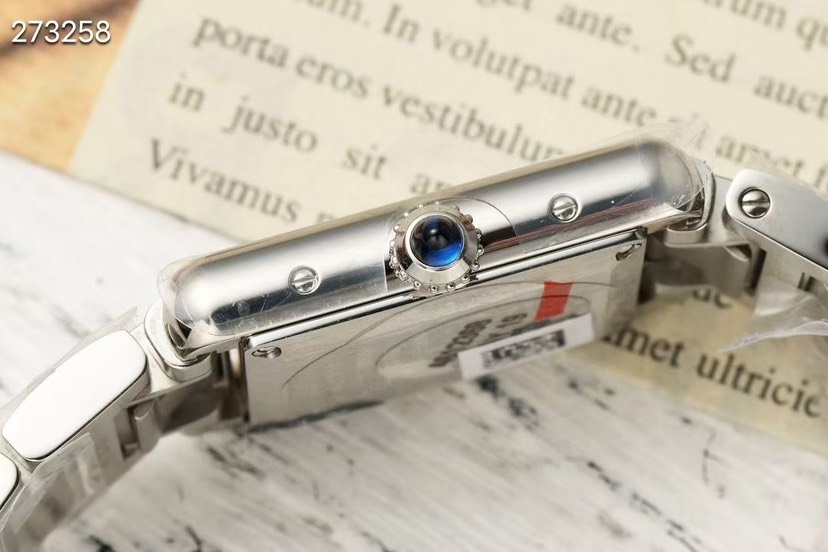 カルティエ［Cartier］タンク マスト ソーラービート ウォッチ 29.5mm x 22mm