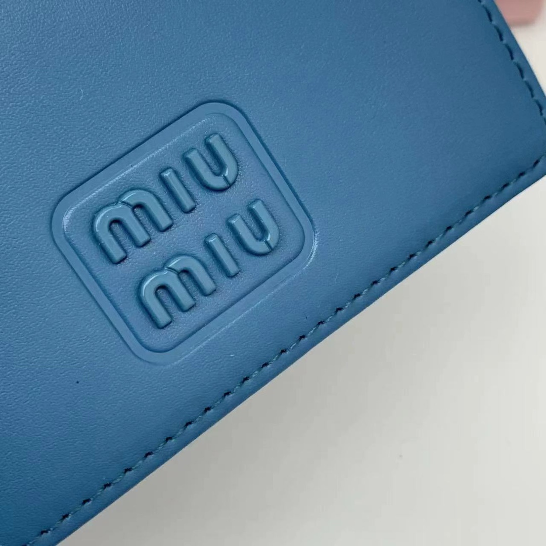 ミュウミュウ「Miu Miu」ミュウミュウ カーフスキン コンパクトウォレット 5238 / 二つ折り財布