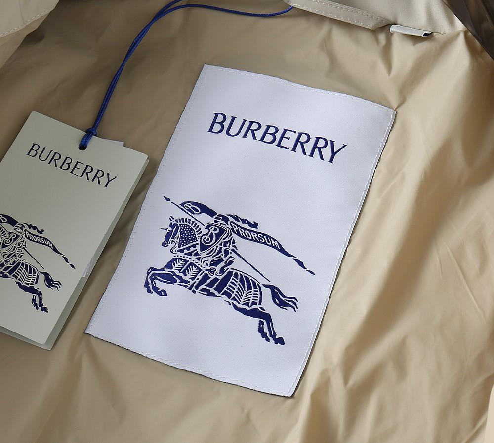 バーバリー「Burberry」秋冬 クイルティッドダウンジャケット