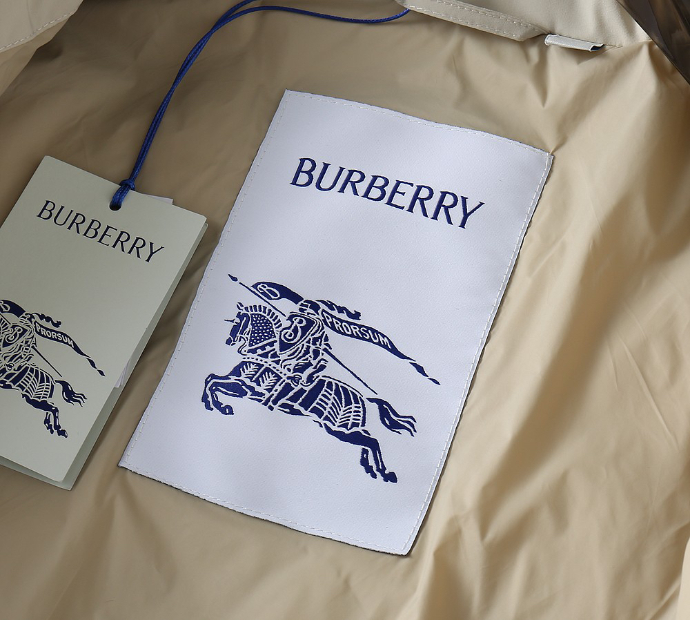 バーバリー「Burberry」秋冬 クイルティッドダウンジャケット