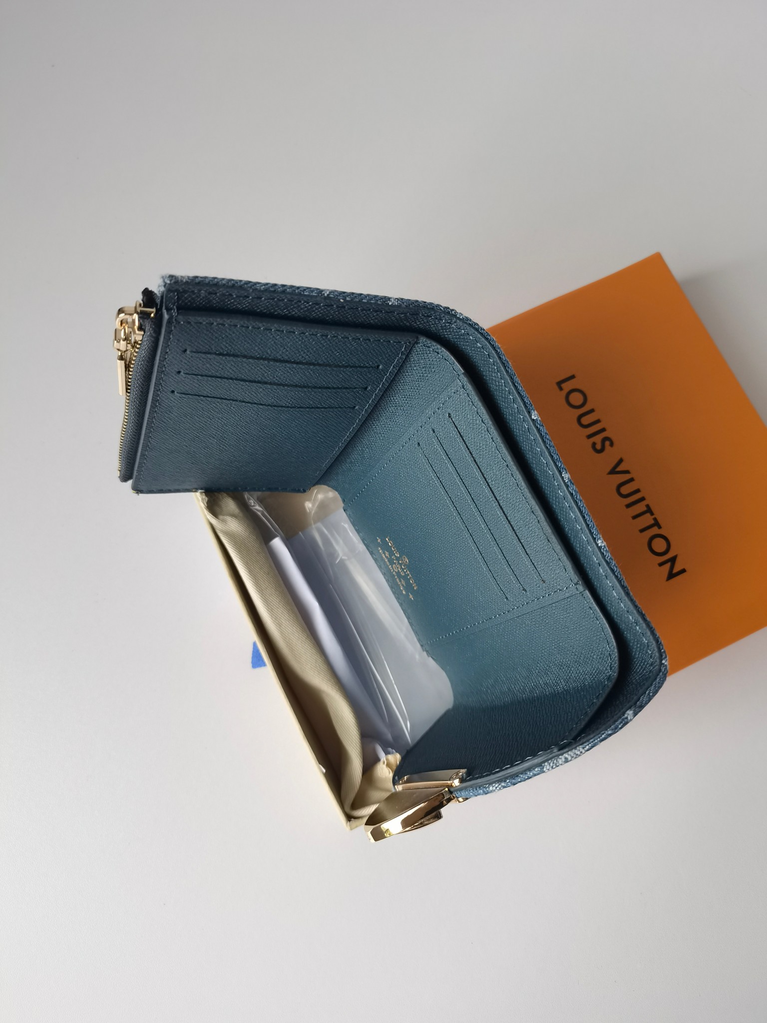 ルイ・ヴィトン「Louis Vuitton」ルイ・ヴィトン ヴィクトリーヌ ウォレット M82959 / 二つ折り財布