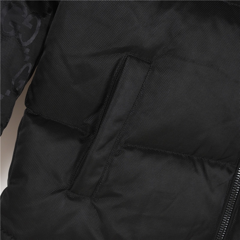 GUCCI / グッチ 24FW の隠し模様のつなぎ合わせジャカード柄のダウンジャケット