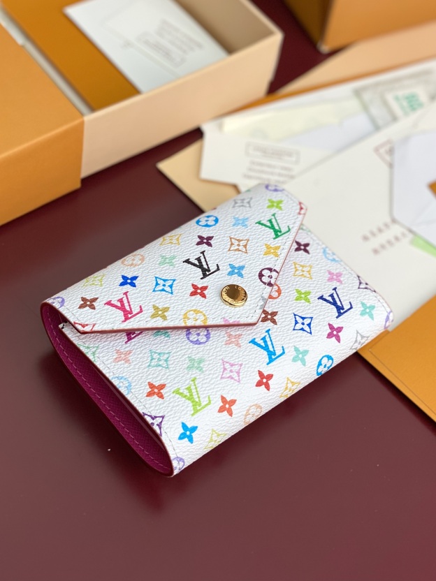 ルイ・ヴィトン「Louis Vuitton」LV × TM ポルトフォイユ･ヴィクトリーヌ