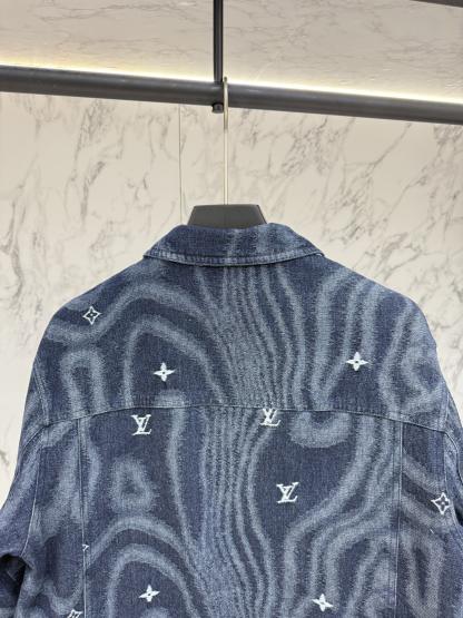 ルイ・ヴィトン「Louis Vuitton」秋冬コレクション ダウンジャケット