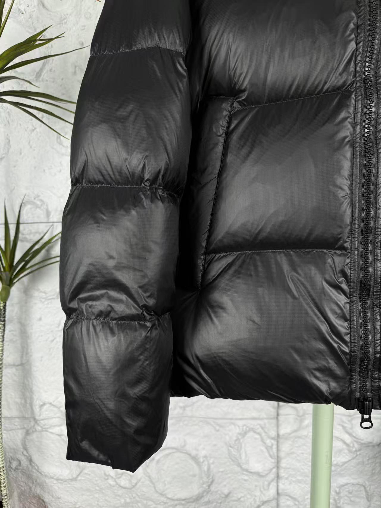 カナダグース「Canada Goose」秋冬フード付きダウンジャケット