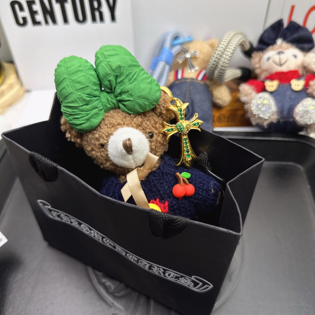 クロムハーツ「Chrome Hearts」バッグチャーム - すべてのトレンドバッグに合わせて、クールでキュートなスタイルを