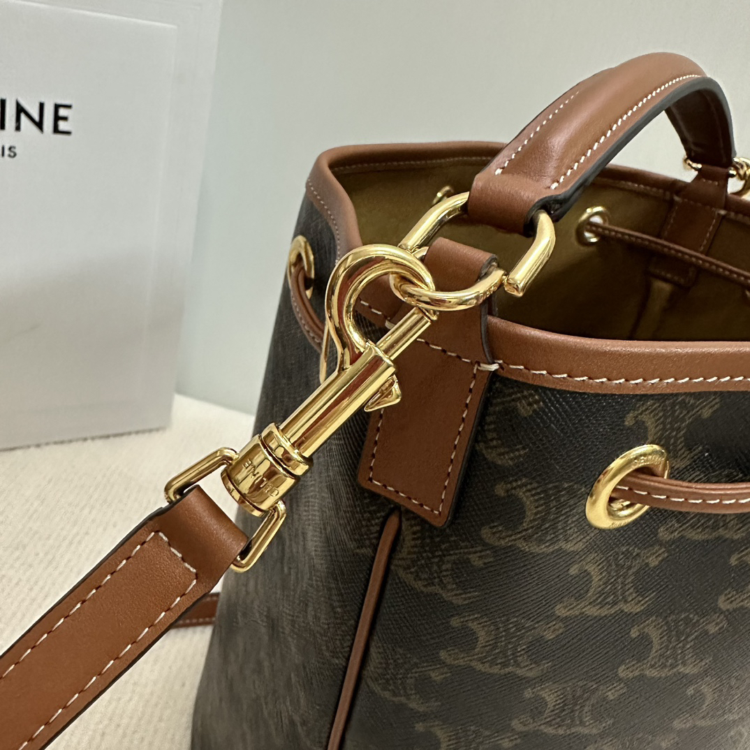 セリーヌ(Celine)ティーン クララ バッグ / トリオンフキャンバス＆カーフスキン