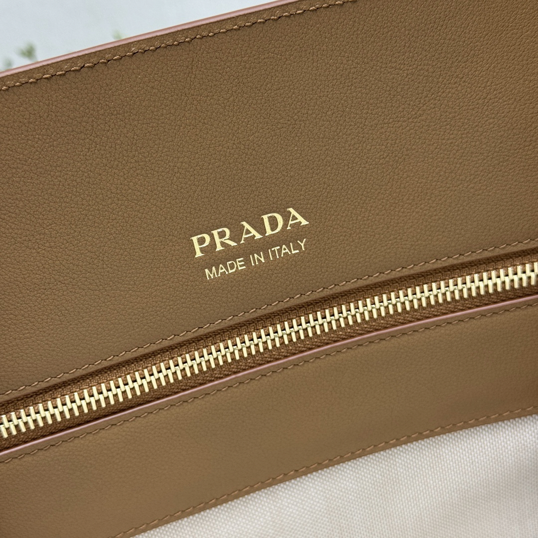 プラダ「Prada」 グランデ トートバッグ トートバッグ