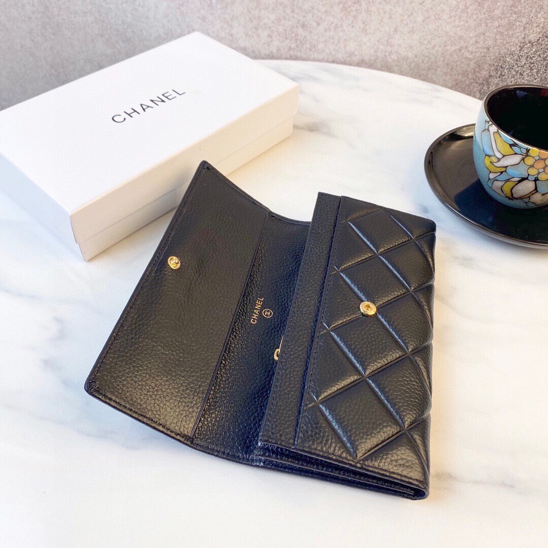 シャネル「Chanel」 ラムスキン フラップ ウォレット 財布