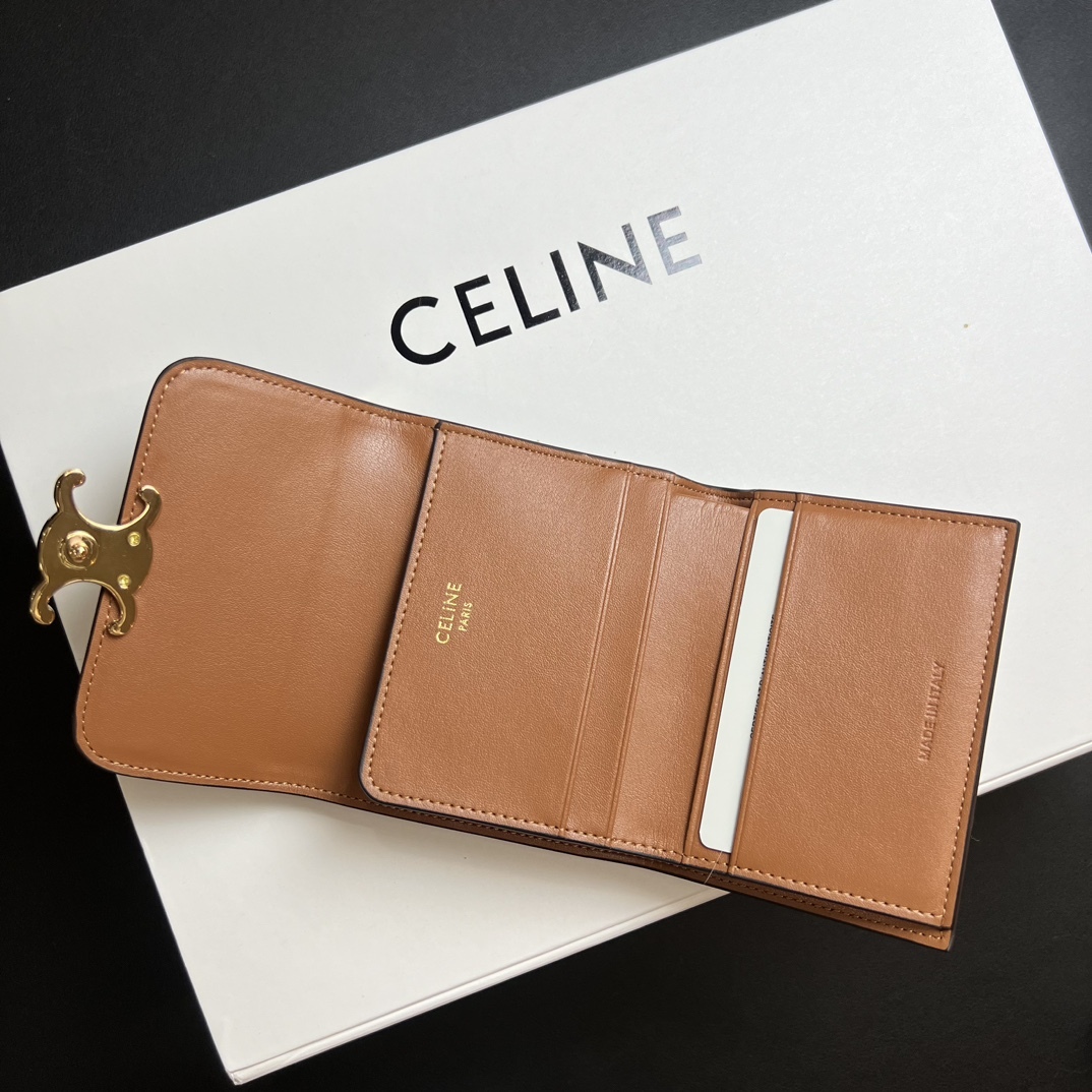 セリーヌ「Celine」スモール フラップウォレット トリオンフ / シャイニーカーフスキン