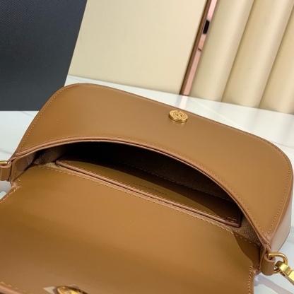 サンローラン「Saint Laurent」 ヴォルテール サドルバッグ アンダーアームバッグ