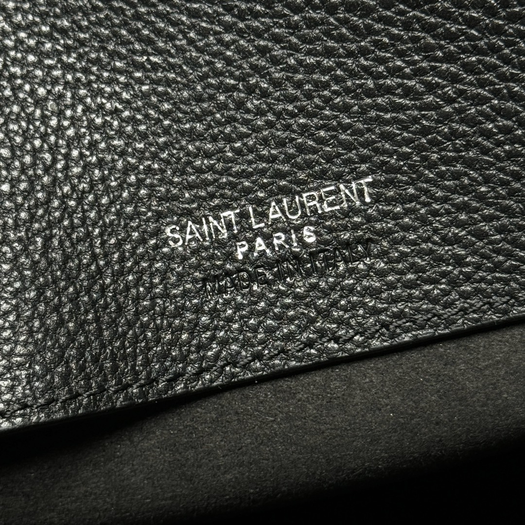 サンローラン「Saint Laurent」SAC DE JOUR SOUPLE 粒面レザーバッグ