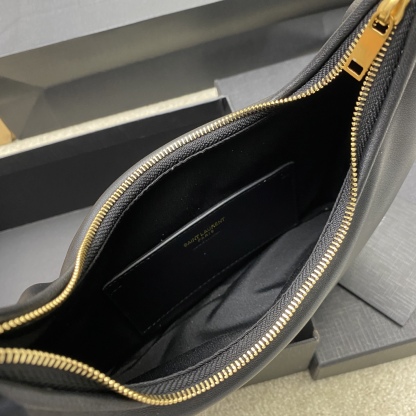 サンローラン「Saint Laurent」CALYPSO ミニ エンボスド ラムスキン バッグ